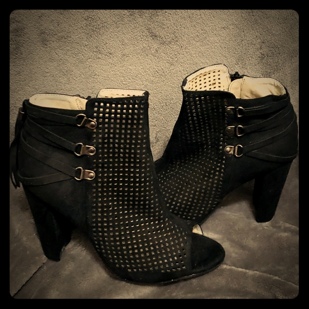 booties with tassels and open toe